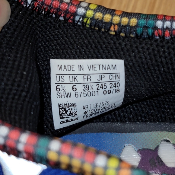 Pharrell x Adidas - Picture 3 of 6